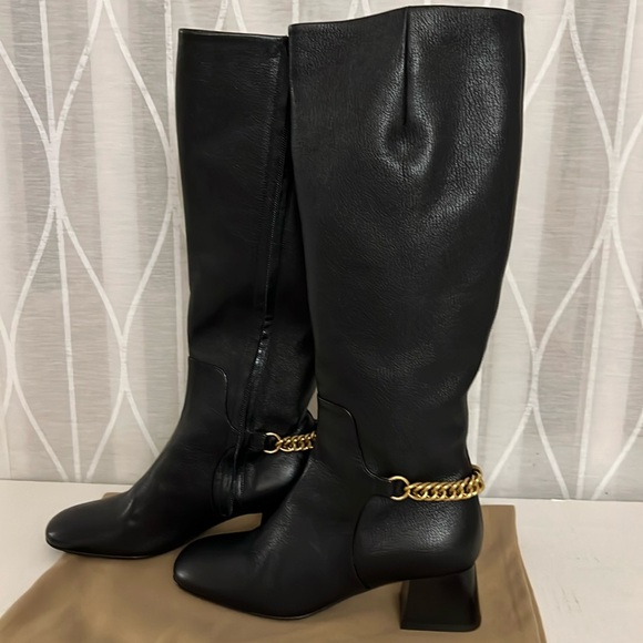 🔥🔥🔥 💯Authentic Burberry Leather Boots 👢 - Picture 1 of 15